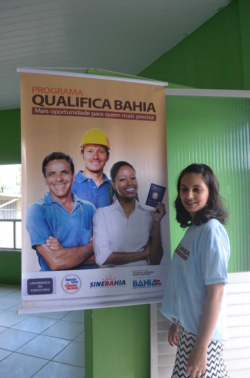 A Prefeitura de Camacã lança Programa Qualifica Bahia para curso de Corte Costura